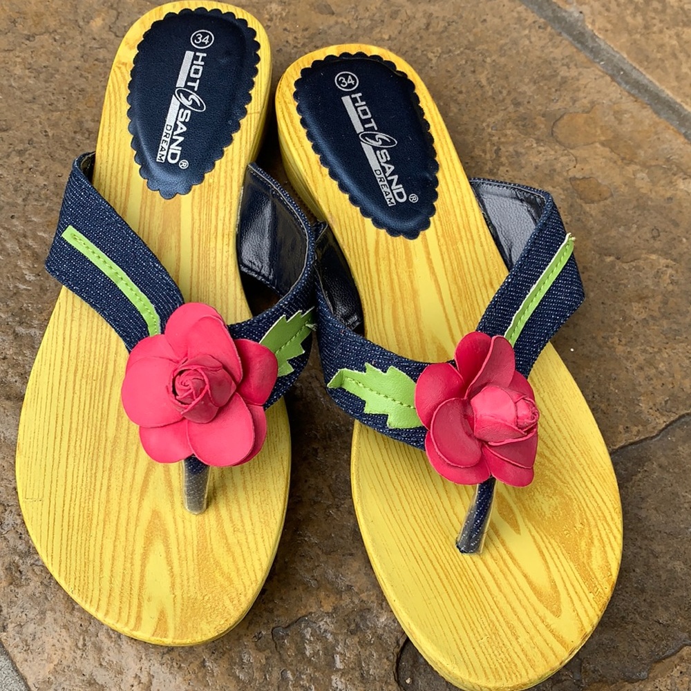 Girls sandals